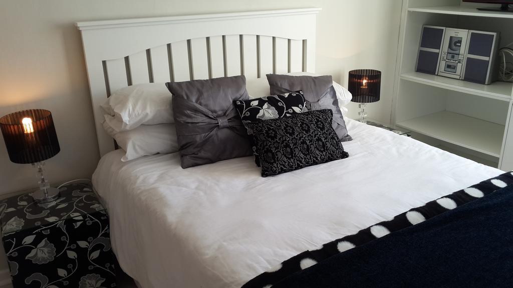 On Broadwalk Cottage Cape Town Phòng bức ảnh